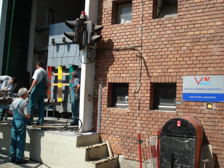 تست کلمپ پست برق شرکت نوین انتقال ایرانیان (مهنا) در آرمایشگاه ویکی مجارستان 15